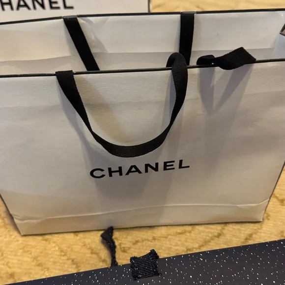 Chanel White Box with Black Accents - Picture 6 of 16